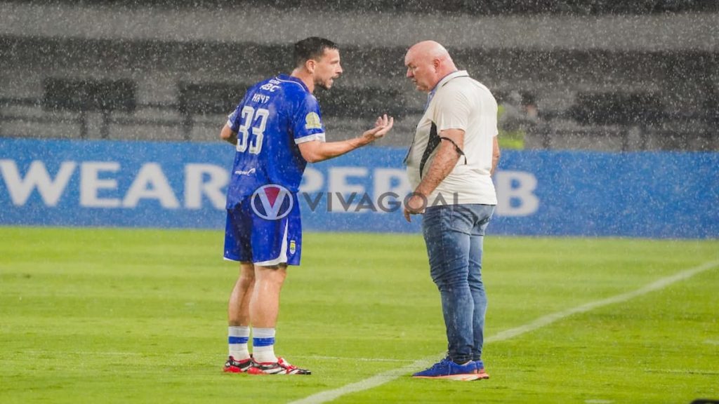 Thom Haye Terpikat Kepemimpinan Bojan Hodak