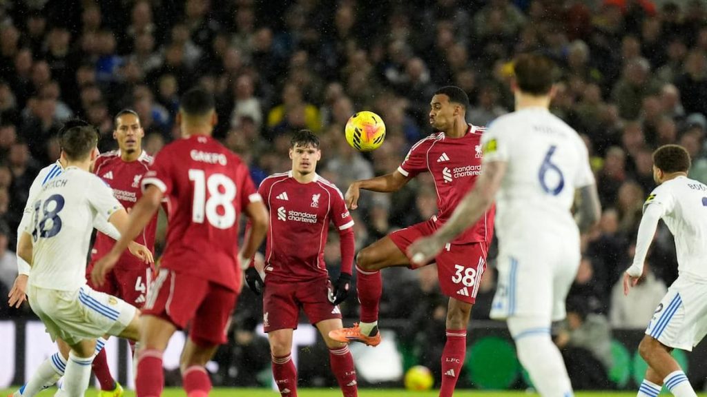 Man of the Match: Dua Gol Hugo Ekitike Warnai Hasil Imbang Leeds vs Liverpool