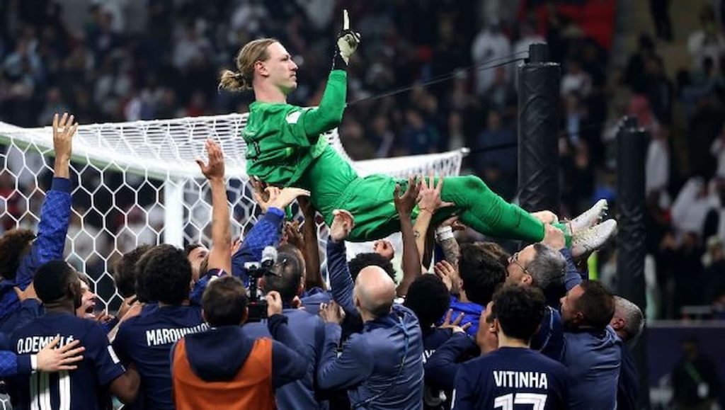 Pahlawan PSG! Matvei Safonov Hentikan 4 Penalti vs Flamengo dan Bawa Trofi Intercontinental Cup